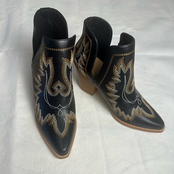 SHEIN Black and Gold Embroidered Ankle Boots size 6 - Picture 2 of 7